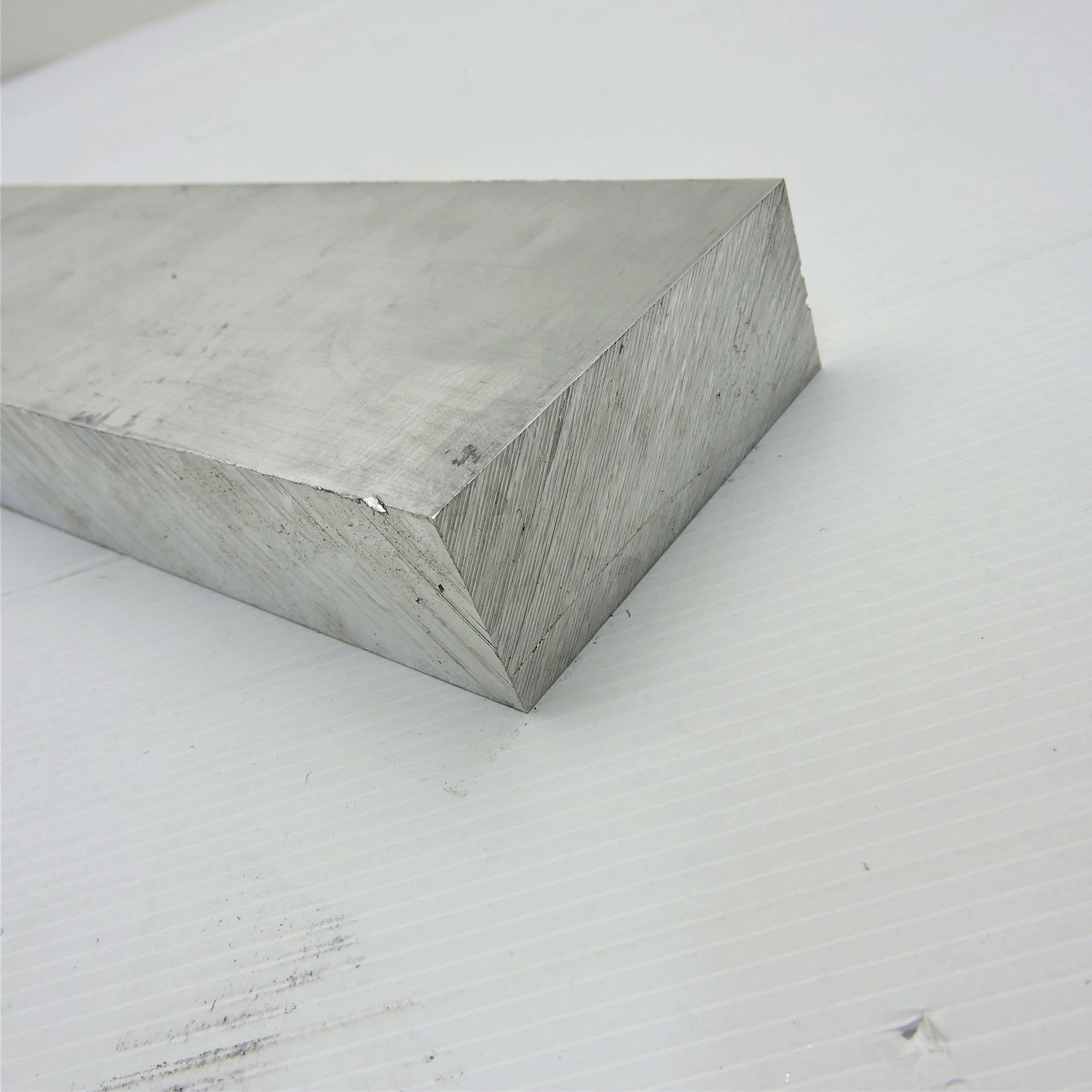 1.25″ thick 1 1/4 Aluminum 6061 PLATE 2.875″ x 26.625″ Long sku 306760