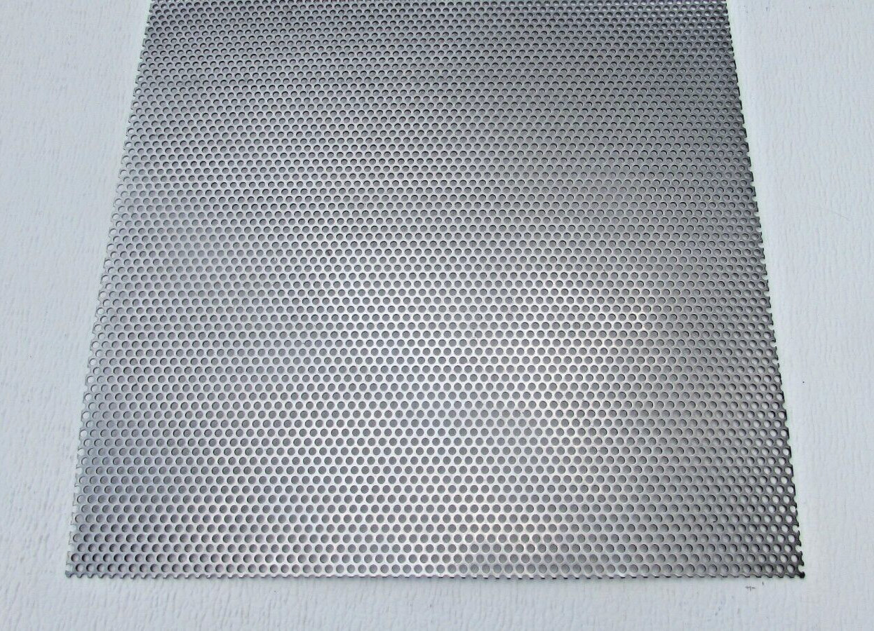 1/8″ HOLES—18 GAUGE 304 STAINLESS PERFORATED SHEET– 11″ X 18″