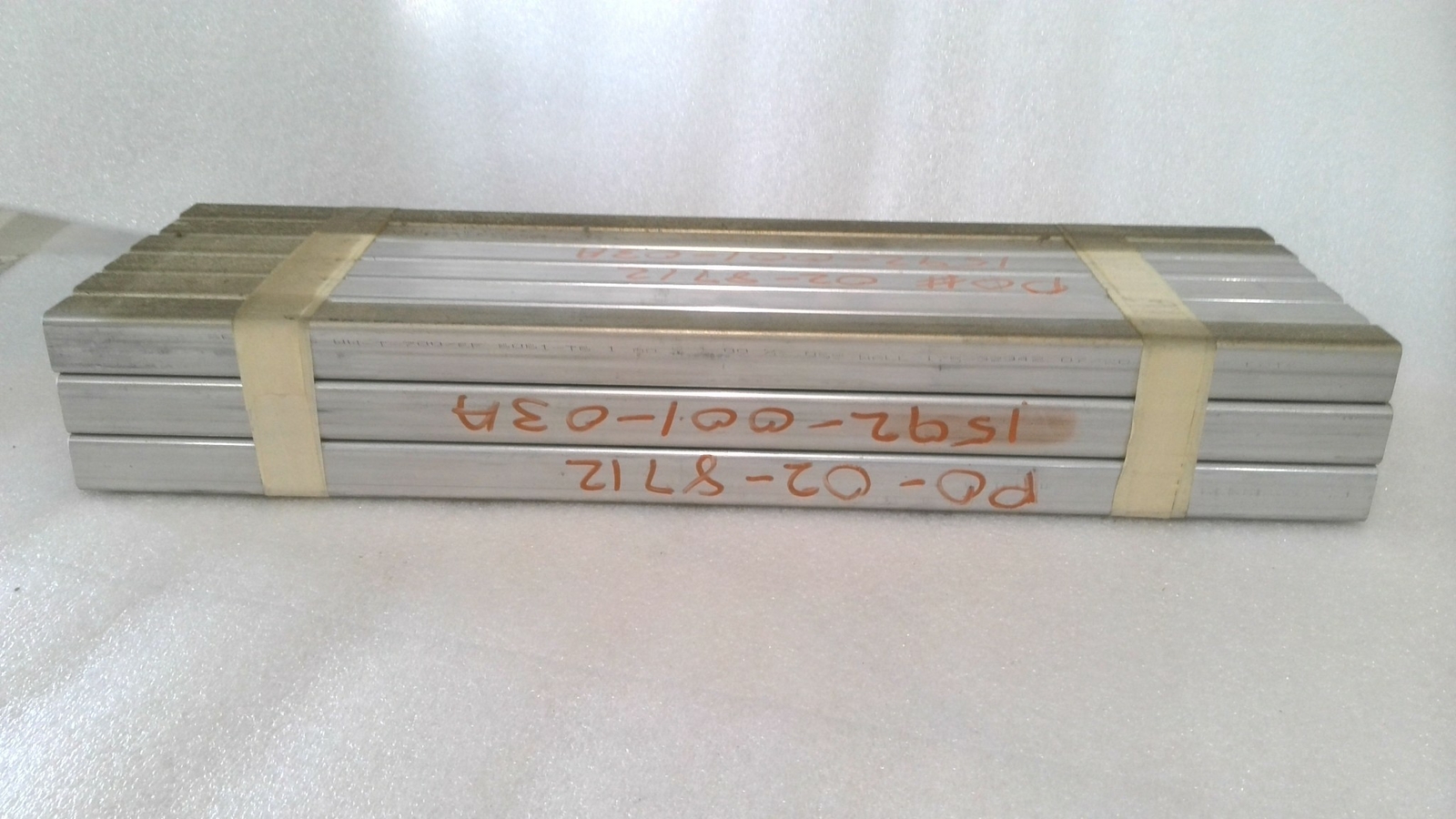 ​6061-T6 1 X 1 X 20-1/2″ ALUMINUM TUBE WITH .065″ THICK WALL ( LOT OF 15 TUBES )