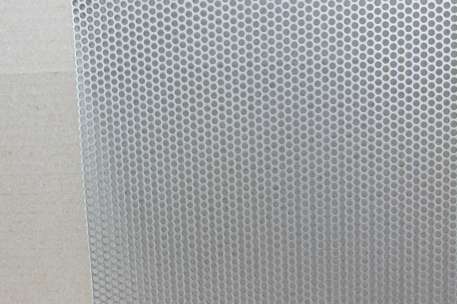 ==3/16″ HOLES=20 GA.-(.0359) -304 STAINLESS PERFORATED— 5″ X 14″==