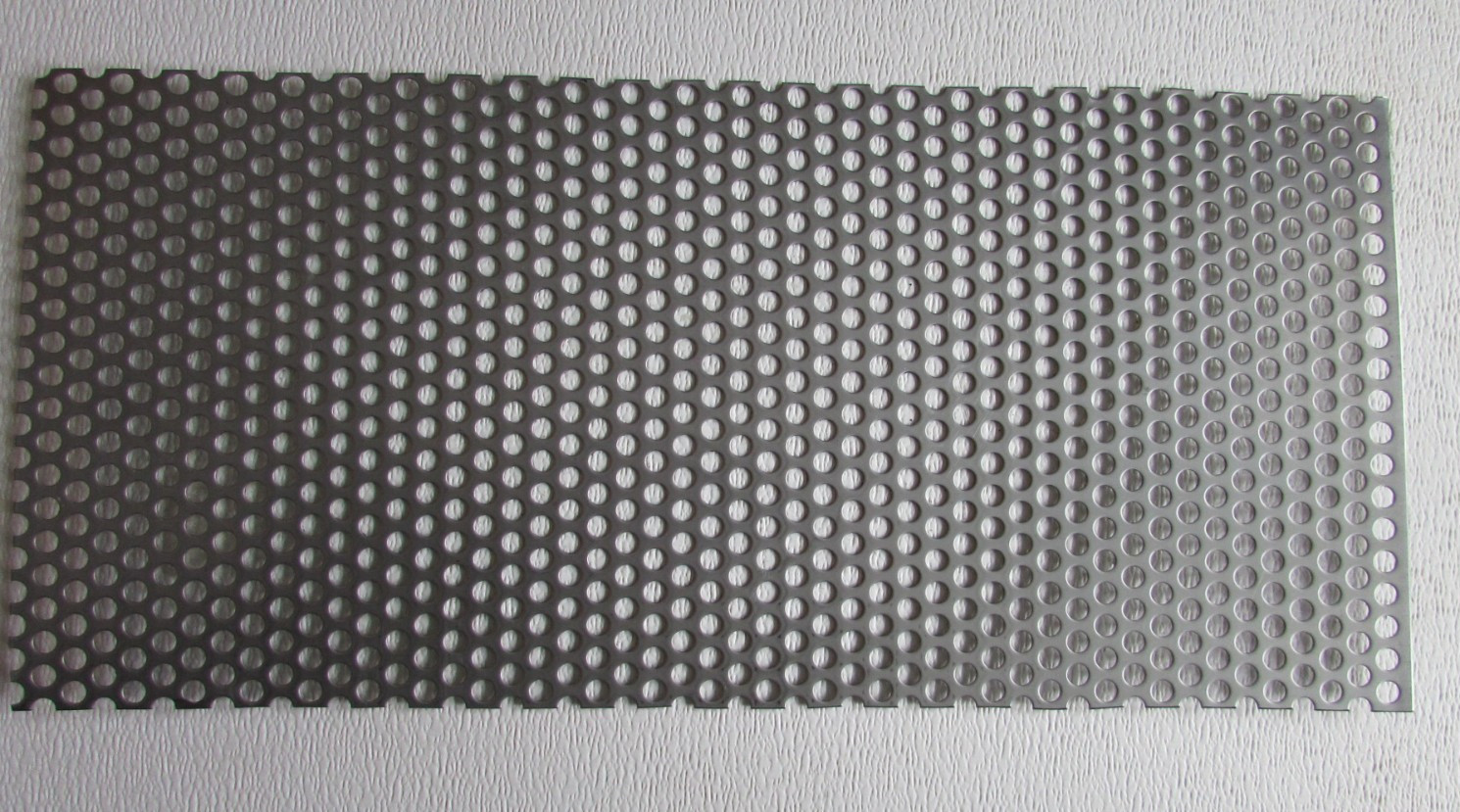 3/8″ HOLE 16 GAUGE 304 STAINLESS STEEL PERFORATED SHEET–12″ x 24″