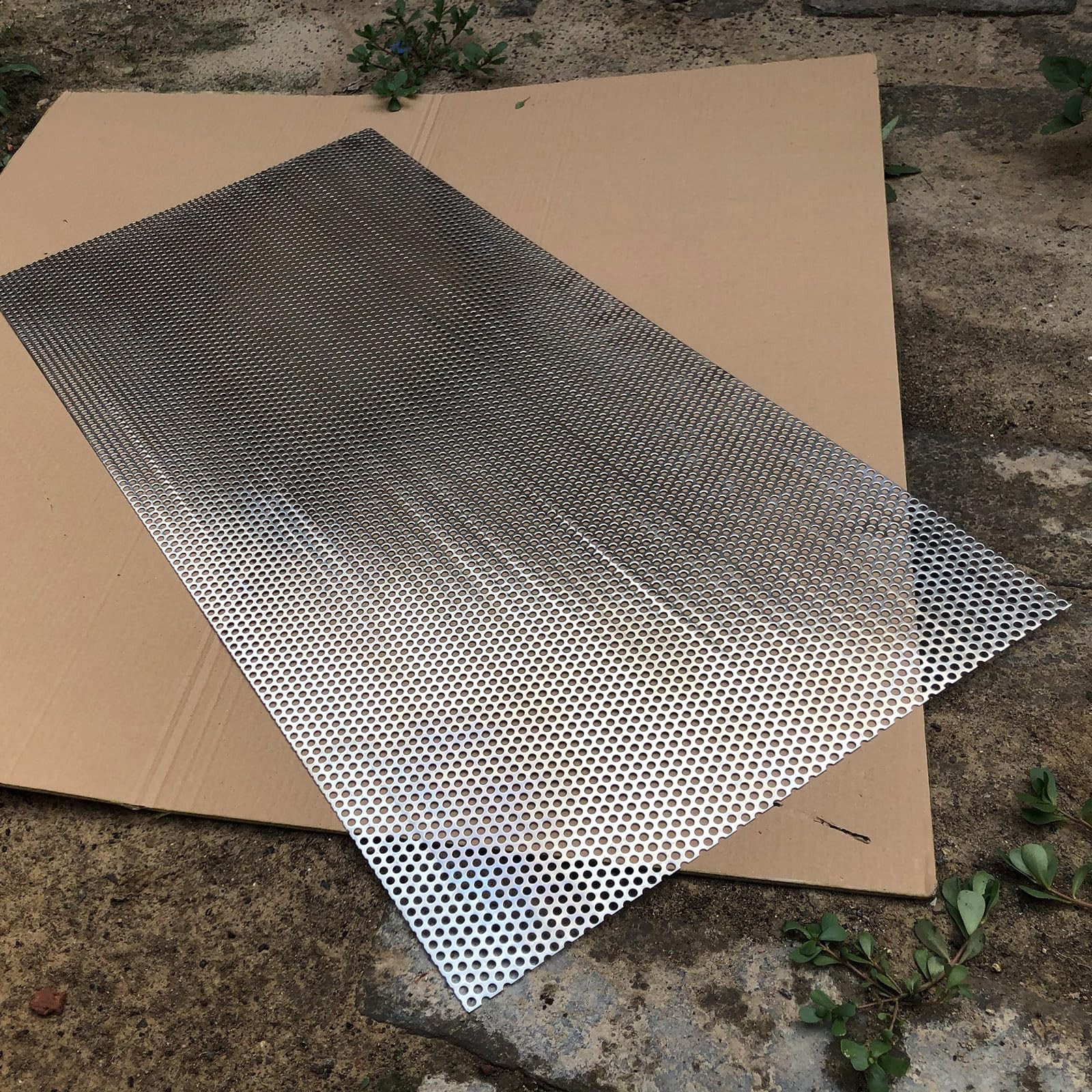 19 Gauge Perforated Metal Sheets Expanded Metal Mesh Aperture 0.2in 5mm (Approxi