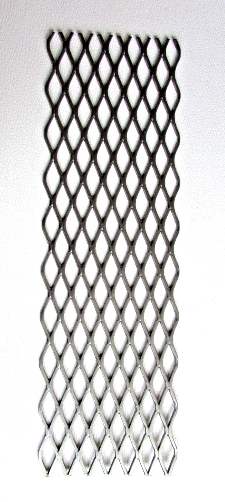 3/4#9 304 STAINLESS STEEL FLATTENED EXPANDED METAL–6-1/2″ X 20-3/4″
