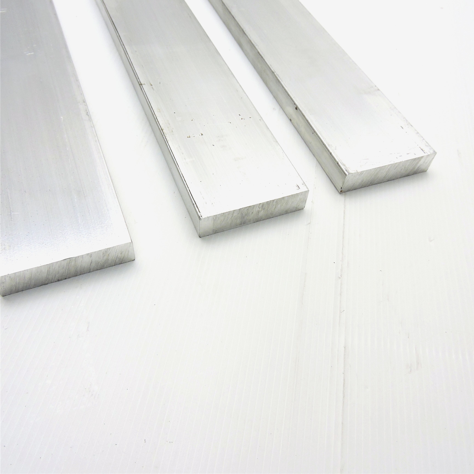.625″ x 2.5″ Aluminum 6061 FLAT BAR 34.875″ Long new mill stock QTY 3 sku A750