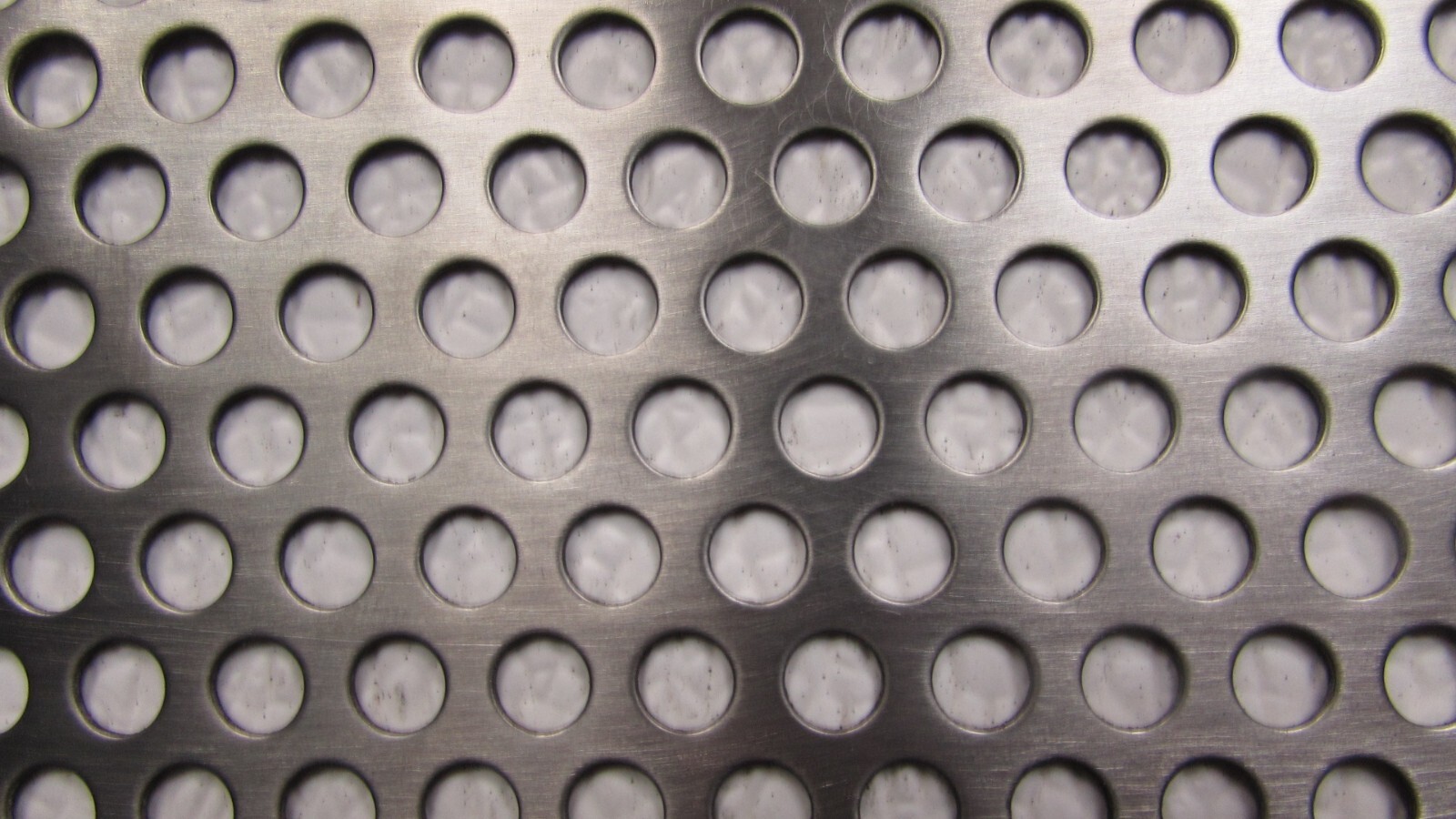 1/4″ HOLE 0N 3/8 CENTERS 18 GAUGE 304 STAINLESS STEEL PERFORATED 12″ X 24″