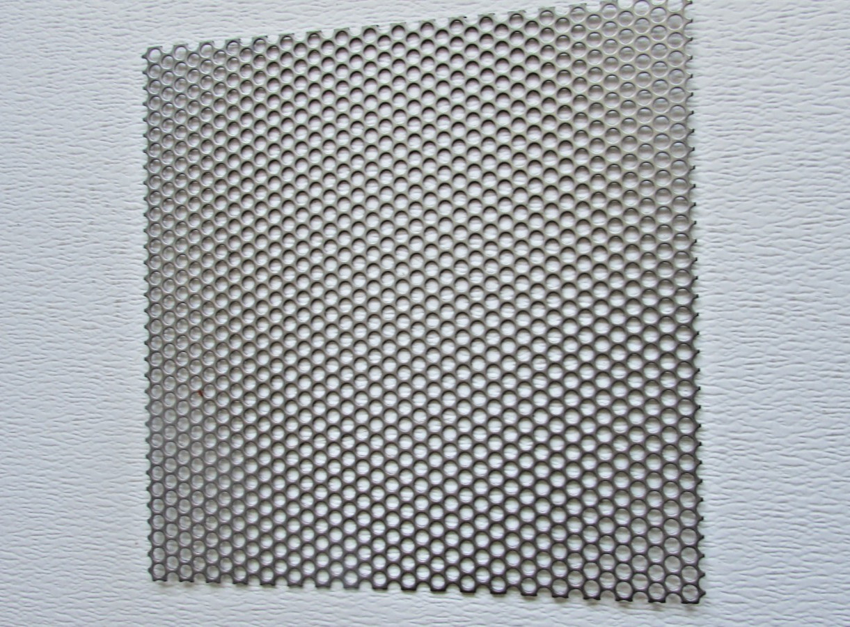 1/4″ HOLES 18 GAUGE CARBON STEEL STEEL PERFORATED SHEET– 12″ X 12″